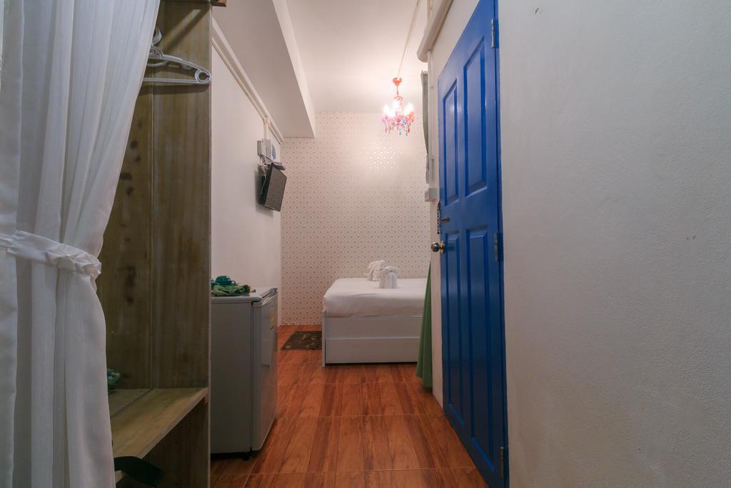 Frog House Bed & Breakfast (Adults Only) Patong Exterior foto