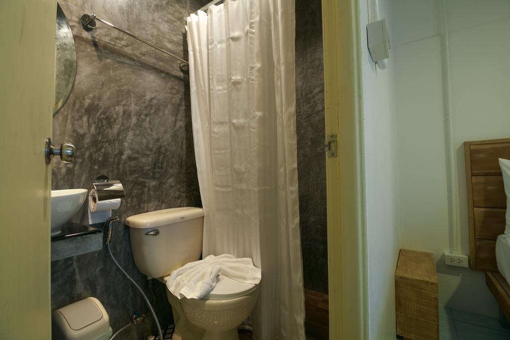 Frog House Bed & Breakfast (Adults Only) Patong Exterior foto